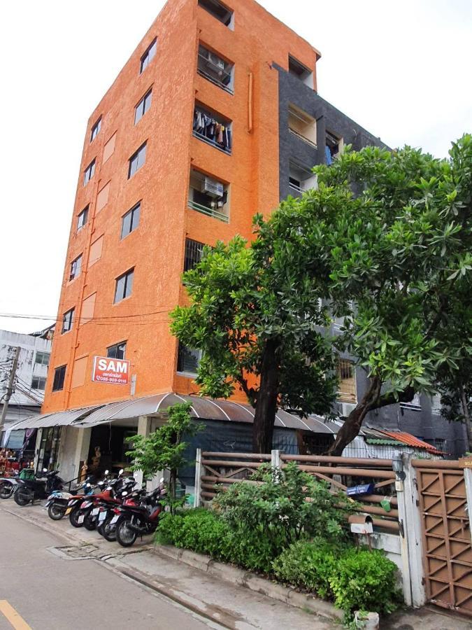 Sam Apartment Bangkok Buitenkant foto